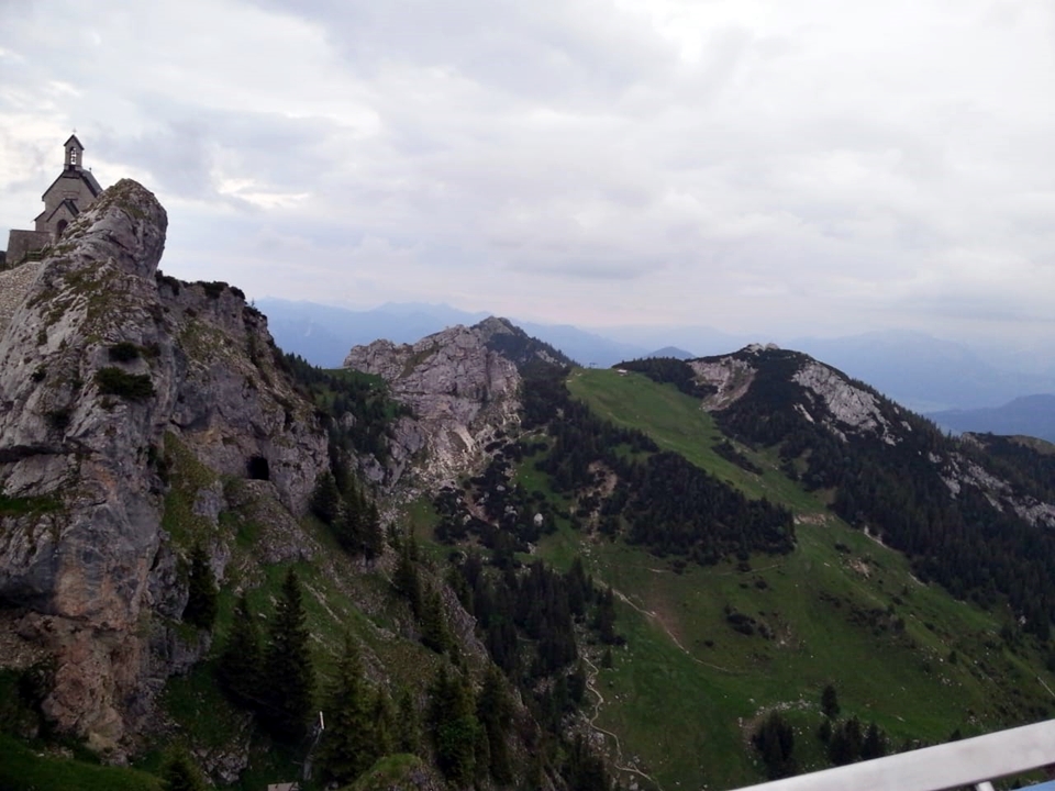 * Deutschland: Wendelsteingebirge 1838 m mit Kapelle aus dem Jahr 1890