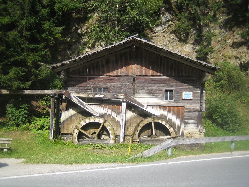 Motorradfahrt nach Liznjan über die Alpen