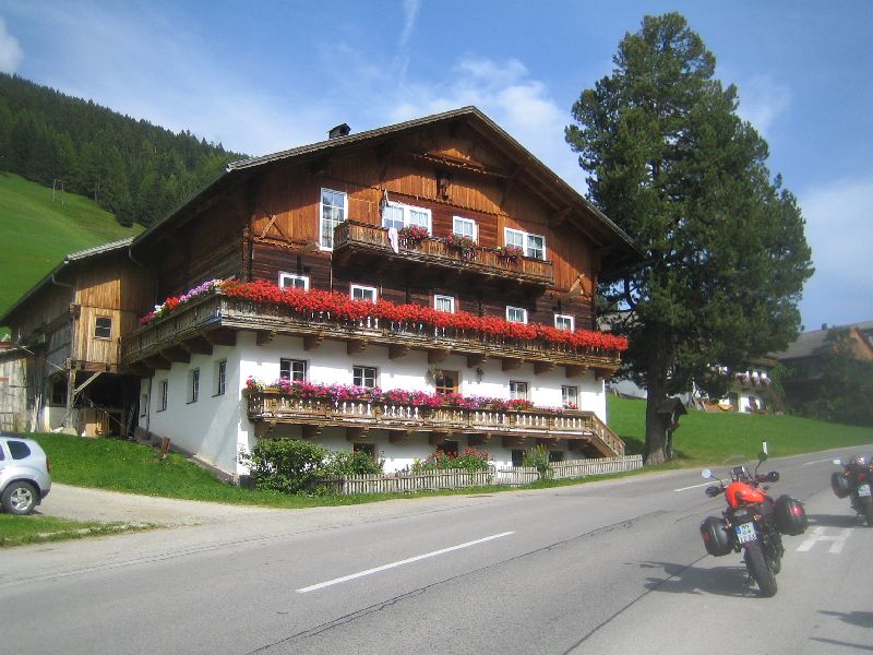 Motorradfahrt nach Liznjan über die Alpen