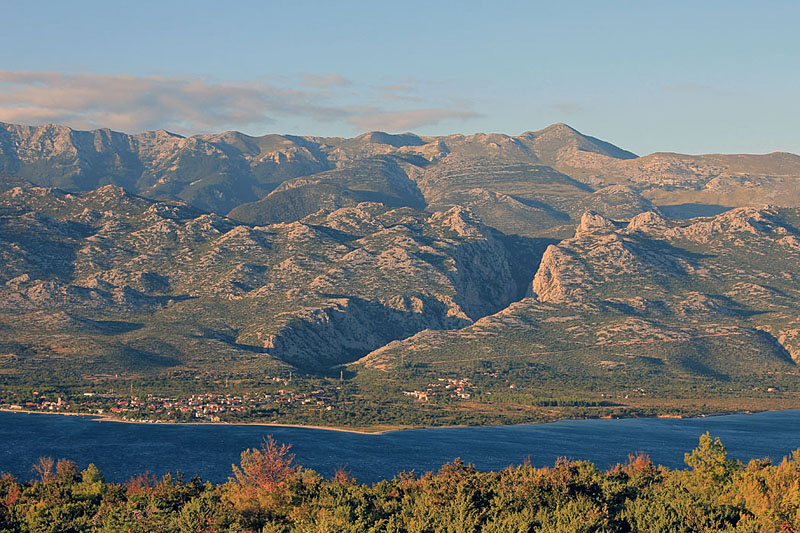 Dalmatien: SLIVNICA > Blick auf das Velebitgebirge