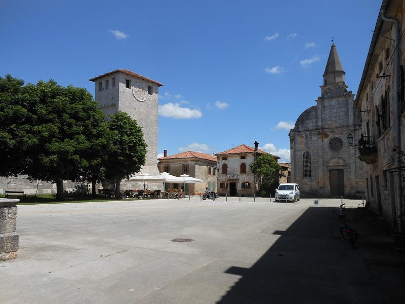 Istrien : SVETVINCENAT > Burgplatz