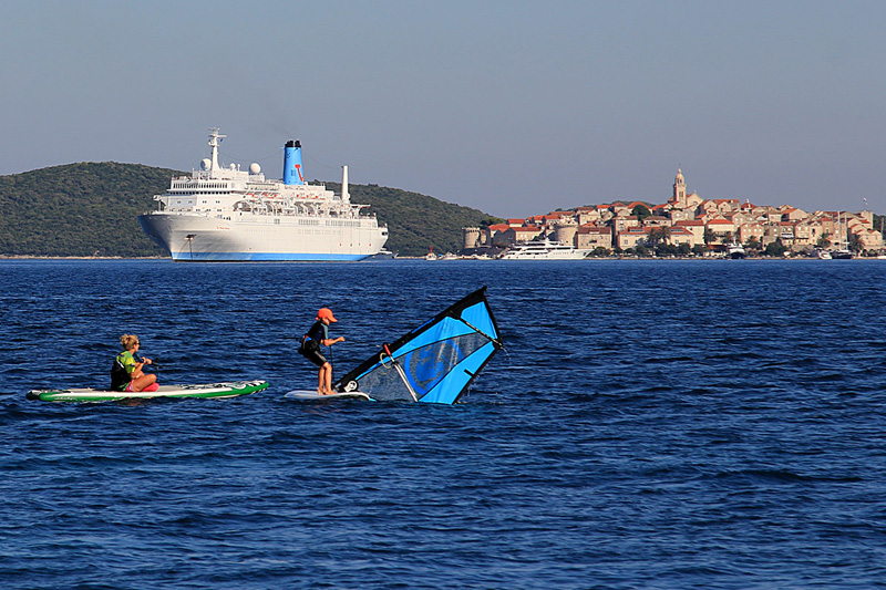 Dalmatien: VIGANJ > Betriebsamkeit auf dem Meer