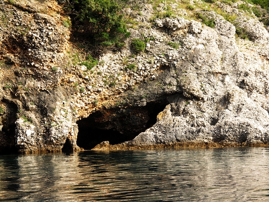 Kvarner: LUBENICE > Blaue Grotte