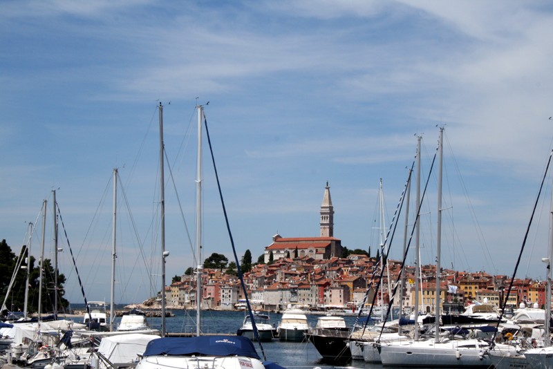 Istrien: ROVINJ> Rovinj vom Yachthafen aus gesehen