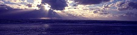 HEADER > Bura - Dunkle Wolken