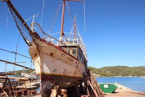 Dalmatien: SUMARTIN auf Otok Brac > Holzbootwerft