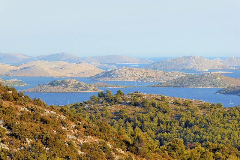 Dalmatien: DUGI OTOK > Blick vom Kozenjak zu den Kornaten