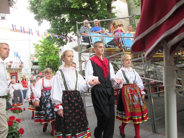 Kvarner>Dobrinj> Trachten Fest