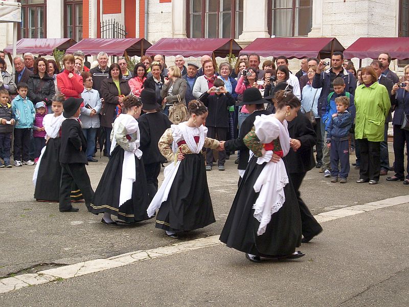 Istrien>Vodnjan. Trachten von Vodjan beim Weinfest