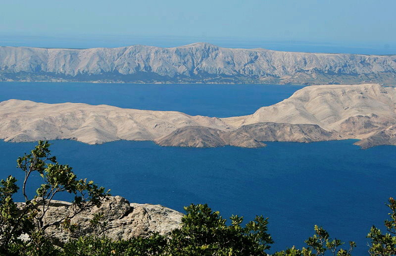 Kvarner: OSTARSKIJSKE VRATA > Blick auf Pag und den Berg Sveti Vid (348 m)