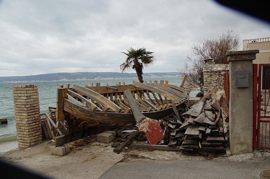 Dalmatien: KASTELA > ein Schiff wird kommen