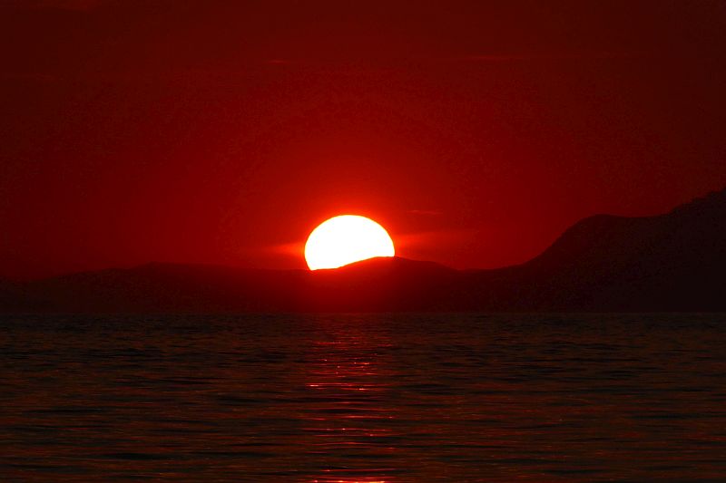 Dalmatien: MAKARSKA > Sonnenuntergang über Küstengebirge