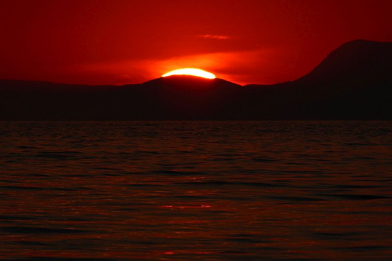 Dalmatien: MAKARSKA > Sonnenuntergang über Küstengebirge