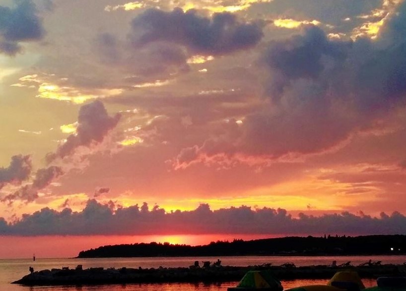 Istrien:Rovinj>Valalta> Wolken über dem Meer