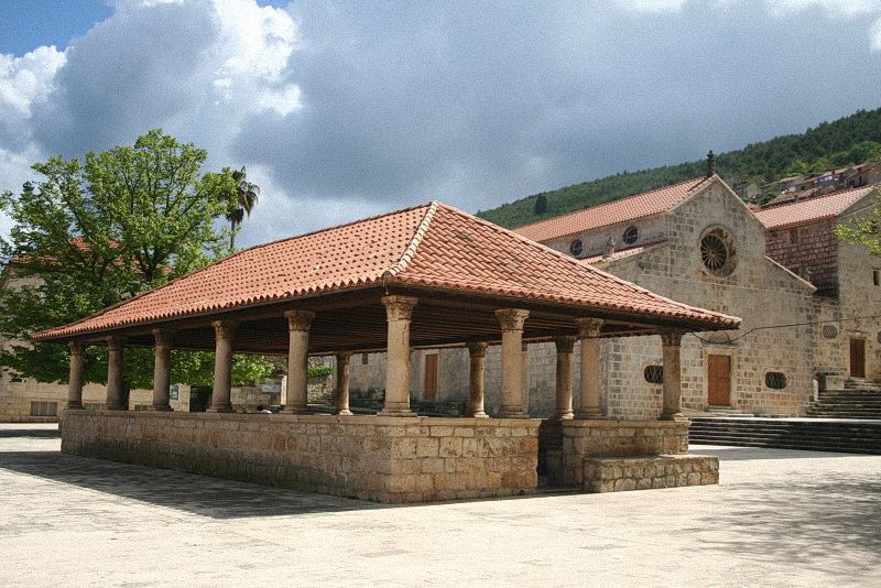 Dalmatien: Insel Korcula > BLATO > Loggia und Kirche