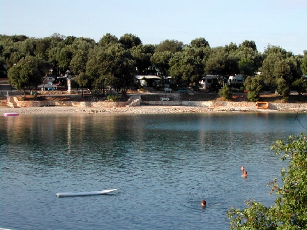 Rovinj Valalta (   Badebucht mit Menschen :-))  )