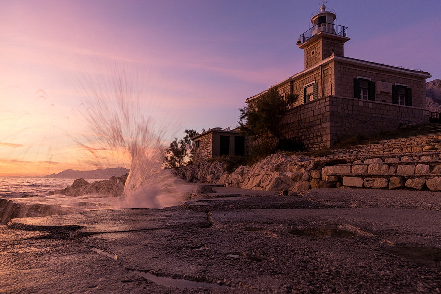 Leuchtfeuer_von_Makarska-1.jpg