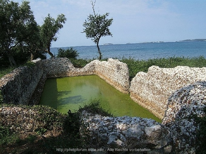 Rovinj > römische Zisterne > Südlich CP Polari