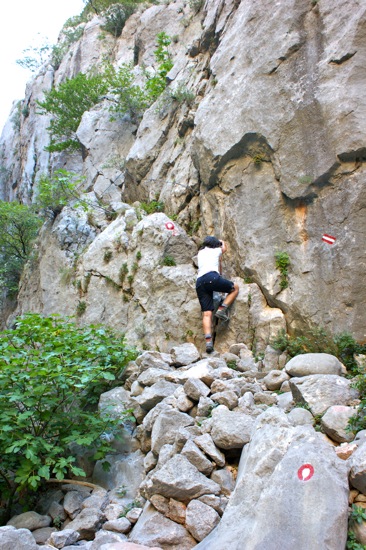 PAKLENICA > Klettern mit Hilfe von Stahlschlaufen