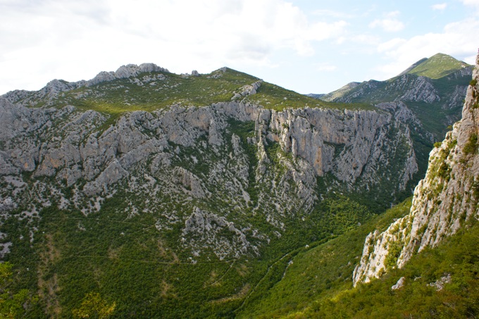 PAKLENICA > Weg zur Höhle Maneta Pec