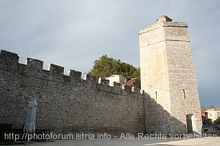 ZADAR > Altstadt > Turm Kapetanova