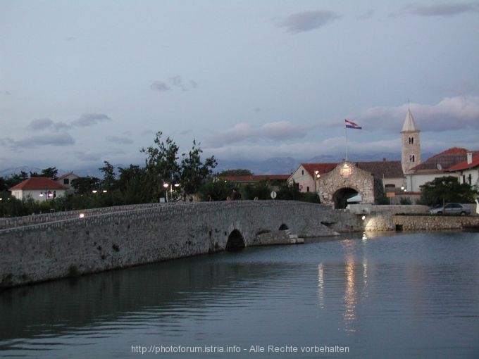 NIN > Brücke und Stadttor