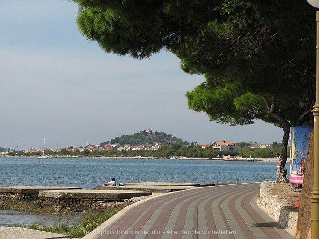 VODICE > Blick nach Tribunj