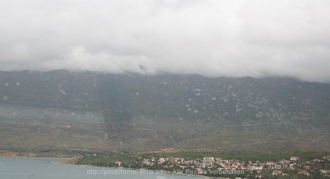 ROVANJSKA > Regenwolken über dem Velebit