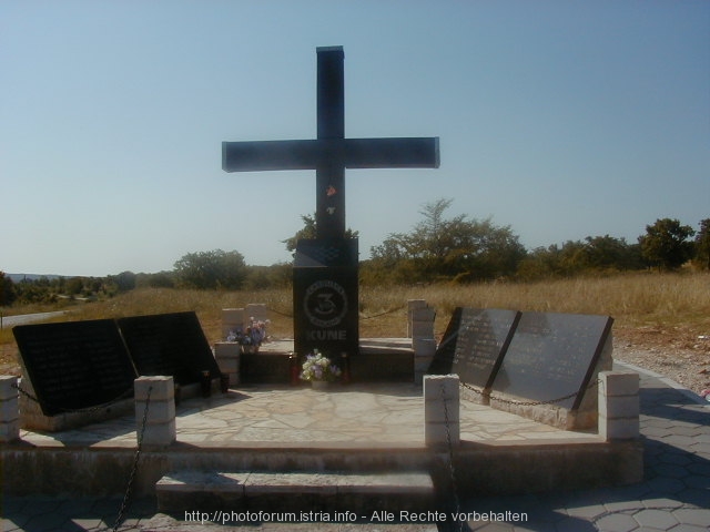 KASIC > Gefallenen-Denkmal in Donji Kasic