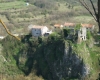 FOJBA_SCHLUCHT> altes Kastell und Schlucht bei Pazin