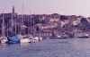 Vrsar < Hafen mit Blick auf Stadt