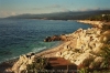 Strand bei Rabac im Licht der aufgehenden Sonne