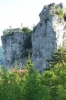 Kapelle auf Felsen oberhalb Therme