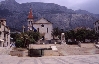 MAKARSKA > Kirche Sveti Marko und Fra-Andrija-Kacic-Miosic-Säule