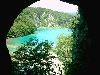 NATIONALPARK PLITVICER SEEN > Supljara pecina > Höhlenausblick über den Jezero Kaluderovac