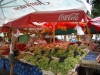Istrien: PULA > Obststand vor der Markthalle