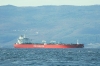 Kvarner: INSEL CRES > Porozina > Frachtschiff zwischen Cres und Istrien