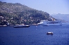 DUBROVNIK > Kreuzfahrtschiff und Yacht vorm Alten Hafen