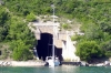 Dalmatien: UVALA BOKASIN auf Dugi Otok > Segelboot in Marinebunker