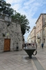 Dalmatien: SPLIT > Kurioser Brunnen