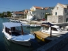 Dalmatien: KAŠTEL GOMILICA > Sich tummelnde Boote