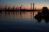Istrien: PULA > Hafenkräne im Sonnenuntergang