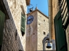 Dalmatien: OMIS > Kirchturmuhr