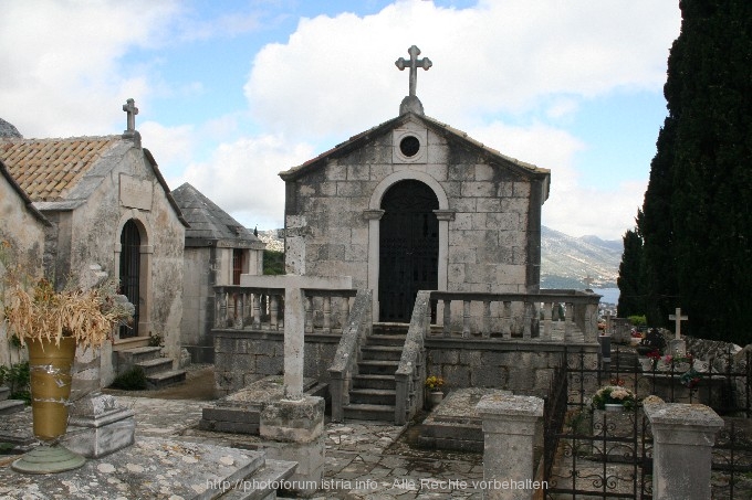 OREBIC > Franziskanerkloster > Friedhof