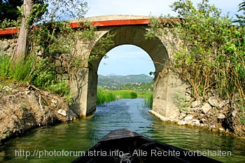 BACINSKA JEZERA > Brücke mit Adrenalinstoß