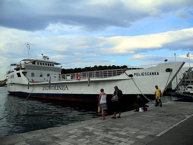 FÄHRE PELJEŠĆANKA in Makarska