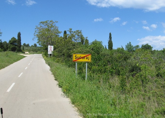 SUCURAJ > Hafen und Straße nach Jelsa 7