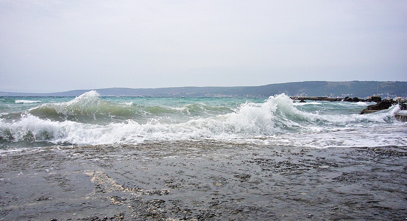 Dalmatien: KASTELA > Strand