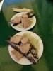 Susak>Mittagessen auf dem Ausflugsschiff>Makrele,Salat,Brot und Wein