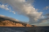 VELEBITKÜSTE > Wolken ziehen bei Jablanac auf die Adria